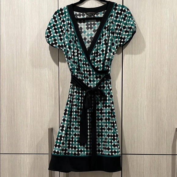 BCBG MAXAZRIA Polka Dot Faux Wrap Dress – Puff Cap Sleeves & Waist Tie | Size M‎ - Picture 1 of 11